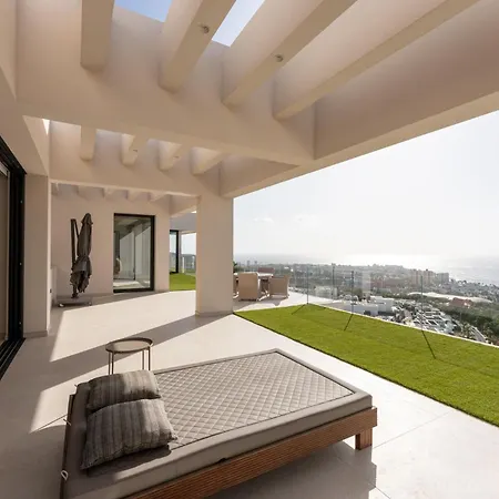 Villa De La Reina *